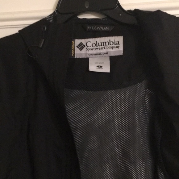 Columbia Black Rain Jacket - Picture 2 of 4